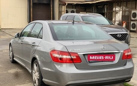 Mercedes-Benz E-Класс, 2010 год, 1 850 000 рублей, 4 фотография