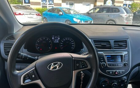 Hyundai Solaris II рестайлинг, 2015 год, 850 000 рублей, 4 фотография