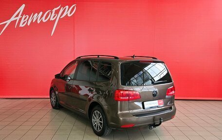 Volkswagen Touran III, 2010 год, 985 000 рублей, 3 фотография