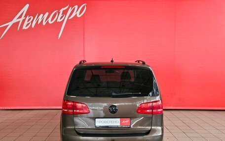 Volkswagen Touran III, 2010 год, 985 000 рублей, 4 фотография