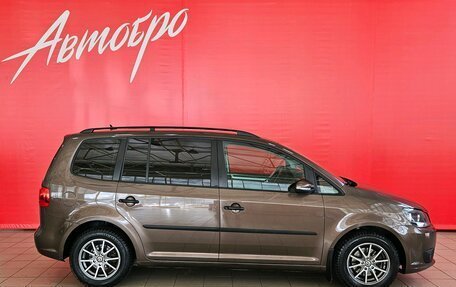 Volkswagen Touran III, 2010 год, 985 000 рублей, 6 фотография