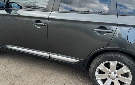 Mitsubishi Outlander III рестайлинг 3, 2015 год, 1 850 000 рублей, 2 фотография