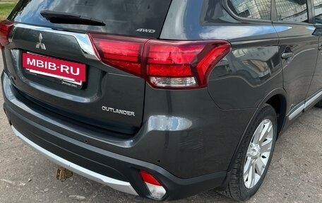 Mitsubishi Outlander III рестайлинг 3, 2015 год, 1 850 000 рублей, 5 фотография