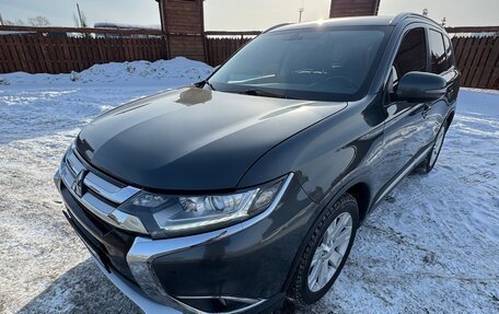 Mitsubishi Outlander III рестайлинг 3, 2015 год, 1 850 000 рублей, 18 фотография