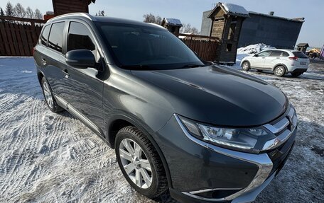 Mitsubishi Outlander III рестайлинг 3, 2015 год, 1 850 000 рублей, 19 фотография