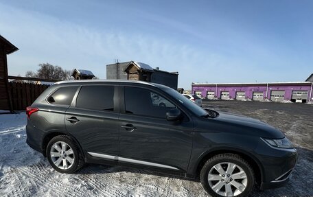 Mitsubishi Outlander III рестайлинг 3, 2015 год, 1 850 000 рублей, 20 фотография