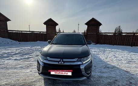 Mitsubishi Outlander III рестайлинг 3, 2015 год, 1 850 000 рублей, 17 фотография