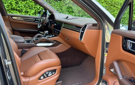 Porsche Cayenne III, 2019 год, 13 900 000 рублей, 28 фотография