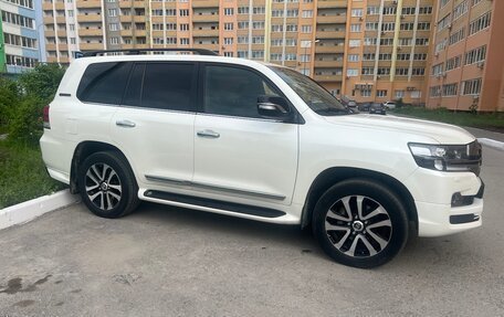 Toyota Land Cruiser 200, 2017 год, 7 700 000 рублей, 4 фотография