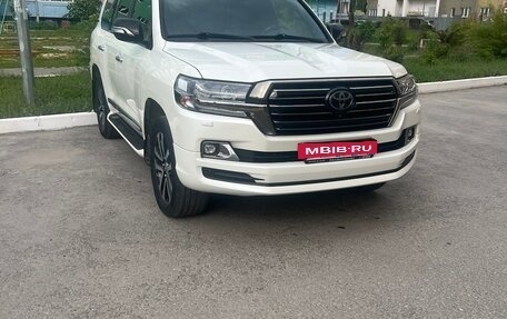 Toyota Land Cruiser 200, 2017 год, 7 700 000 рублей, 3 фотография