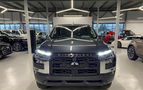 Mitsubishi L200, 2024 год, 5 350 000 рублей, 2 фотография
