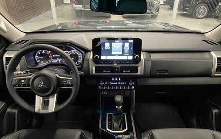 Mitsubishi L200, 2024 год, 5 350 000 рублей, 8 фотография