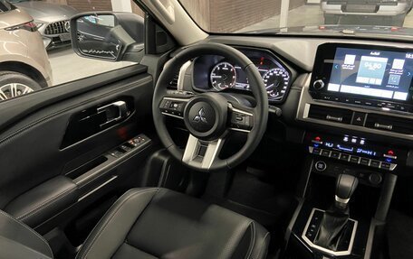Mitsubishi L200, 2024 год, 5 350 000 рублей, 9 фотография