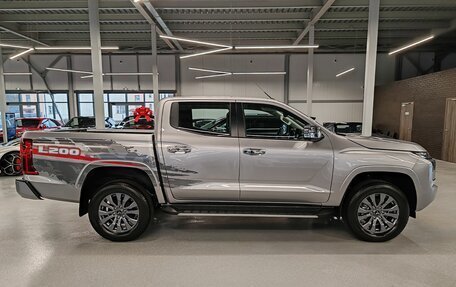Mitsubishi L200, 2024 год, 5 350 000 рублей, 7 фотография