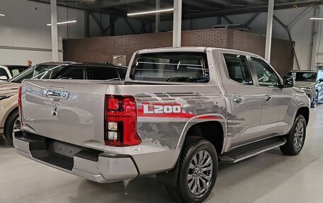 Mitsubishi L200, 2024 год, 5 350 000 рублей, 6 фотография