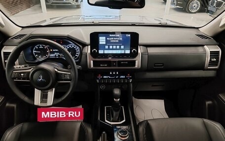 Mitsubishi L200, 2024 год, 5 350 000 рублей, 8 фотография