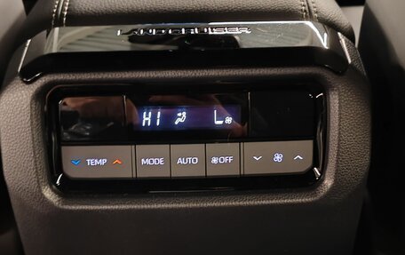 Toyota Land Cruiser Prado, 2024 год, 9 700 000 рублей, 16 фотография