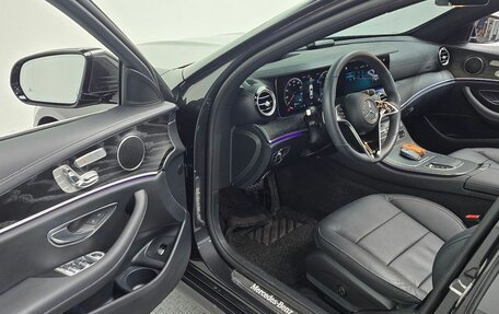 Mercedes-Benz E-Класс, 2023 год, 4 399 000 рублей, 11 фотография
