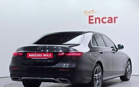 Mercedes-Benz E-Класс, 2023 год, 4 399 000 рублей, 2 фотография