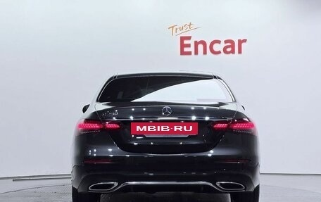 Mercedes-Benz E-Класс, 2023 год, 4 399 000 рублей, 4 фотография