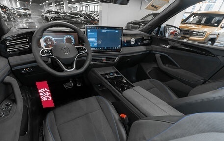 Volkswagen Tiguan II, 2024 год, 4 490 000 рублей, 10 фотография