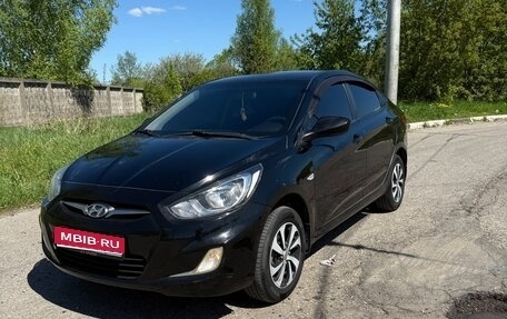 Hyundai Solaris II рестайлинг, 2012 год, 800 000 рублей, 1 фотография