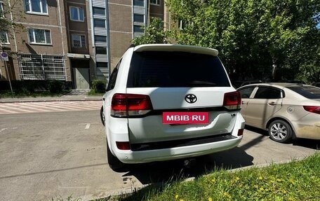 Toyota Land Cruiser 200, 2016 год, 6 650 000 рублей, 6 фотография