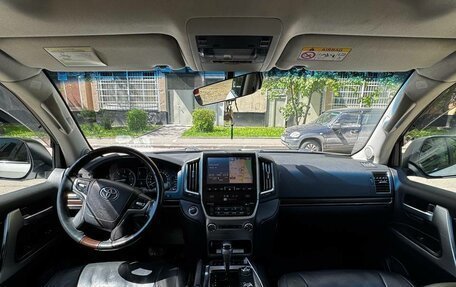 Toyota Land Cruiser 200, 2016 год, 6 650 000 рублей, 8 фотография