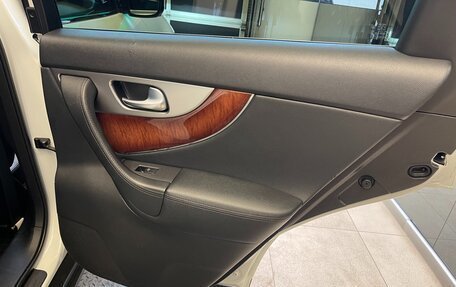 Infiniti QX70, 2013 год, 1 950 000 рублей, 15 фотография