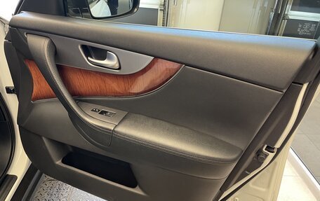 Infiniti QX70, 2013 год, 1 950 000 рублей, 13 фотография