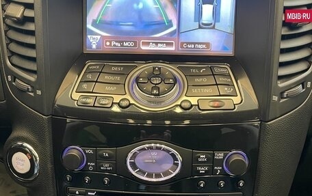 Infiniti QX70, 2013 год, 1 950 000 рублей, 24 фотография