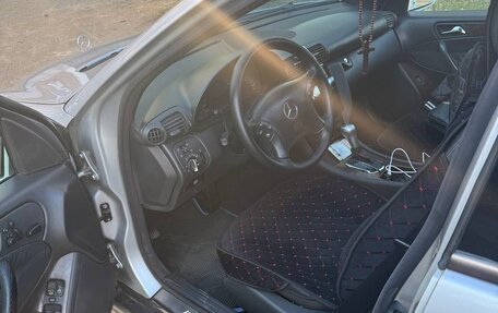 Mercedes-Benz C-Класс, 2003 год, 670 000 рублей, 4 фотография