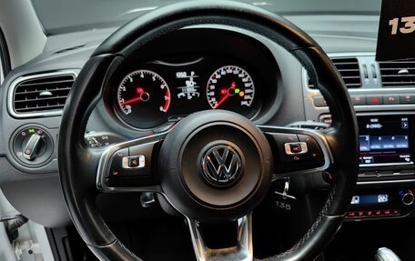 Volkswagen Polo VI (EU Market), 2018 год, 1 250 000 рублей, 28 фотография