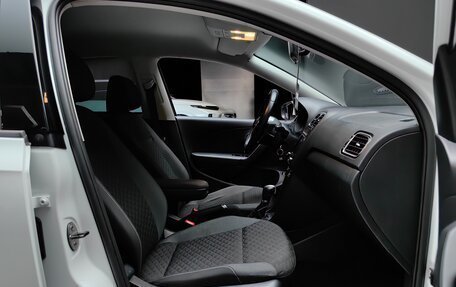 Volkswagen Polo VI (EU Market), 2018 год, 1 250 000 рублей, 24 фотография