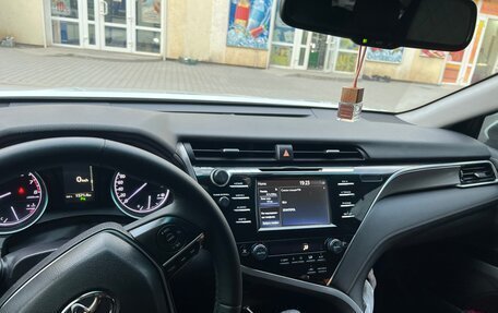 Toyota Camry, 2019 год, 2 250 000 рублей, 6 фотография