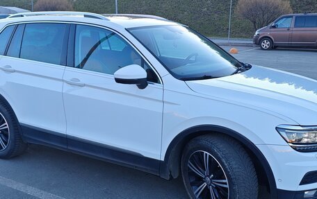 Volkswagen Tiguan II, 2017 год, 2 700 000 рублей, 3 фотография