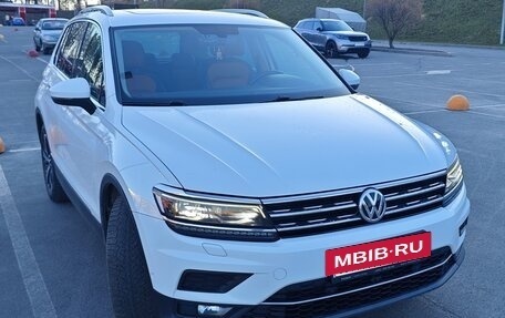 Volkswagen Tiguan II, 2017 год, 2 700 000 рублей, 2 фотография