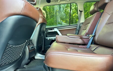Toyota Land Cruiser 200, 2015 год, 4 900 000 рублей, 30 фотография