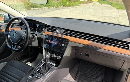 Volkswagen Passat B8 рестайлинг, 2018 год, 3 500 000 рублей, 11 фотография