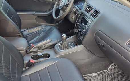 Volkswagen Jetta VI, 2013 год, 1 040 000 рублей, 9 фотография