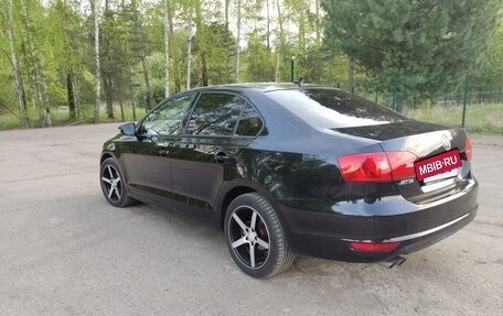 Volkswagen Jetta VI, 2013 год, 1 040 000 рублей, 4 фотография