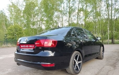 Volkswagen Jetta VI, 2013 год, 1 040 000 рублей, 6 фотография