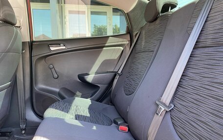 Hyundai Solaris II рестайлинг, 2015 год, 865 000 рублей, 13 фотография