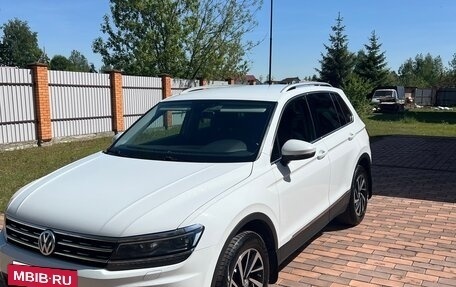 Volkswagen Tiguan II, 2019 год, 1 940 000 рублей, 2 фотография