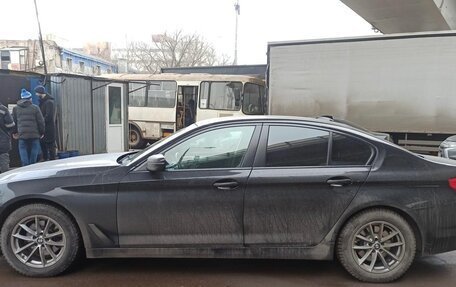 BMW 5 серия, 2018 год, 3 300 000 рублей, 3 фотография