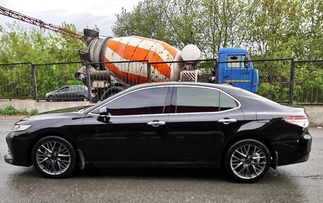 Toyota Camry, 2021 год, 3 495 000 рублей, 4 фотография