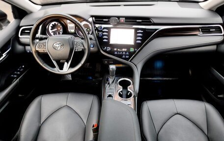 Toyota Camry, 2021 год, 3 495 000 рублей, 10 фотография
