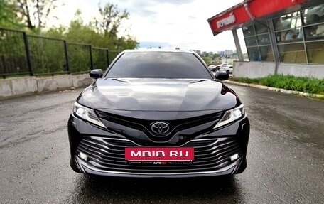 Toyota Camry, 2021 год, 3 495 000 рублей, 2 фотография