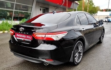 Toyota Camry, 2021 год, 3 495 000 рублей, 7 фотография