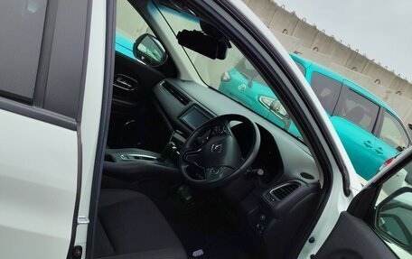 Honda Vezel, 2018 год, 2 190 000 рублей, 4 фотография